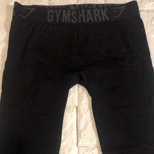 Gym shark leggings